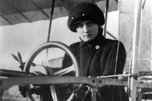 8 martie 1910 – o franțuzoaică devine prima aviatoare a lumii
